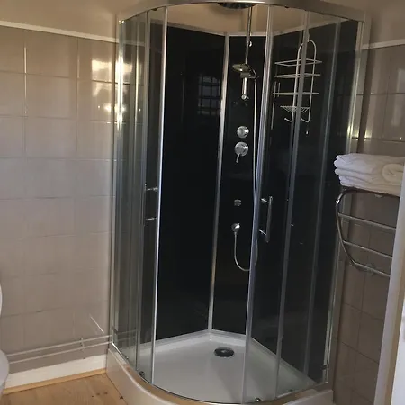 La Saint Pierre فندق إيبيرني