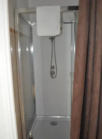 La Saint Pierre Hotel 2*