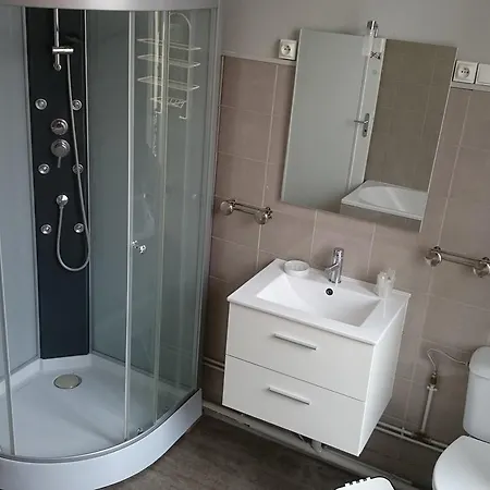 La Saint Pierre فندق 2*