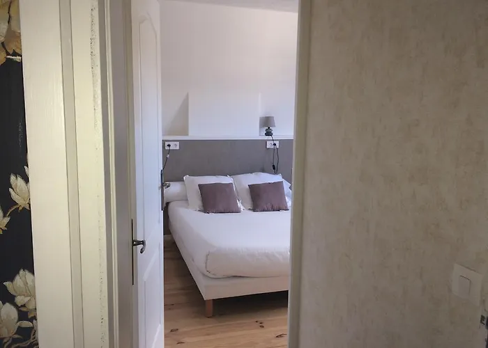 호텔 La Saint Pierre 에페르네이