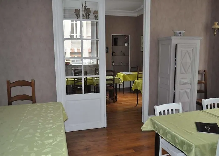 호텔 La Saint Pierre 에페르네이