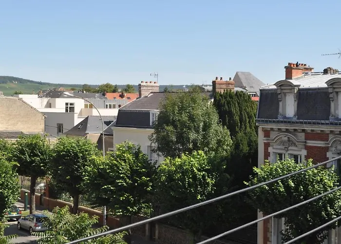 La Saint Pierre 2* 에페르네이